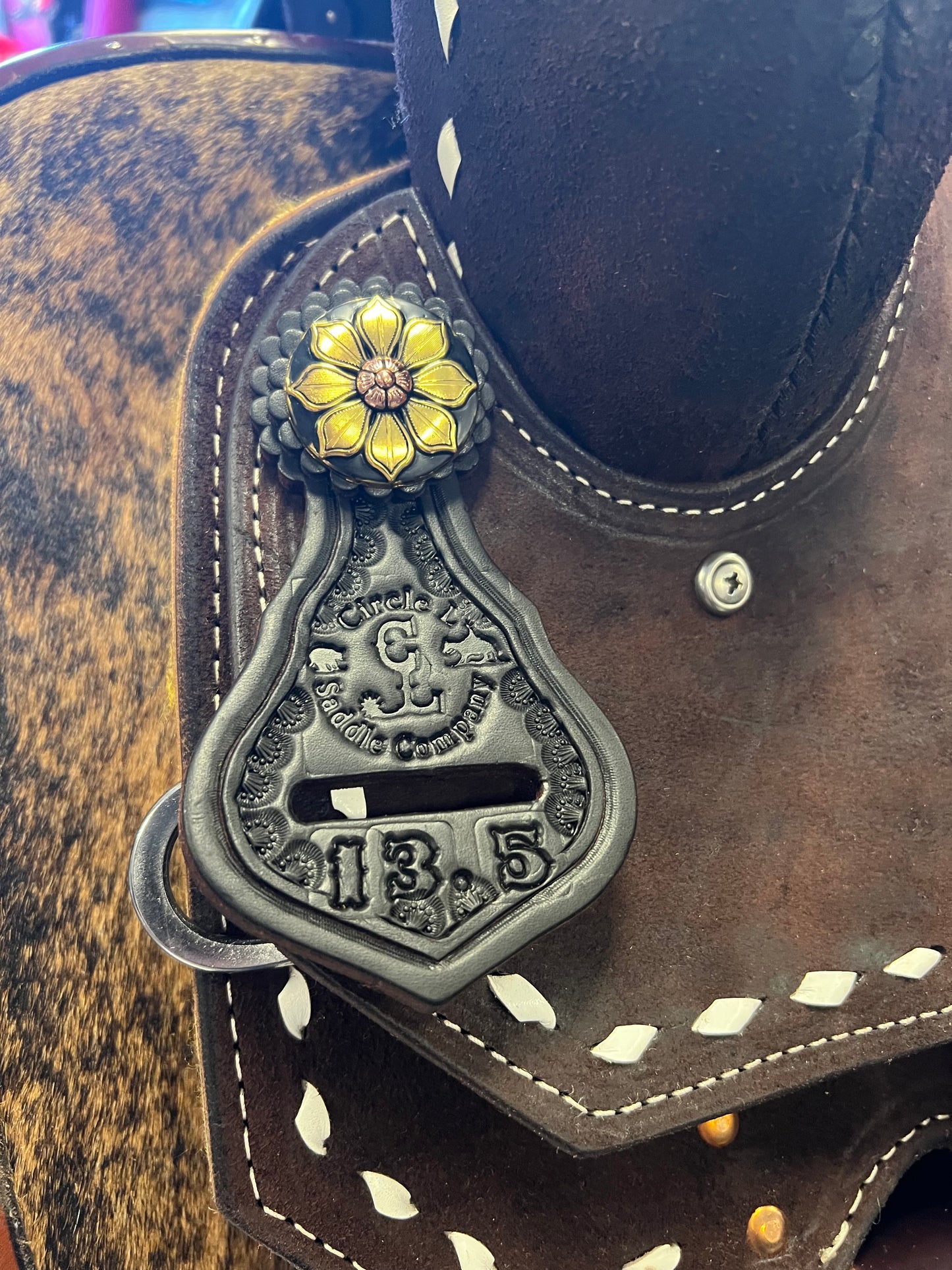 Circle L Saddle Spinal Relief Buckstitch