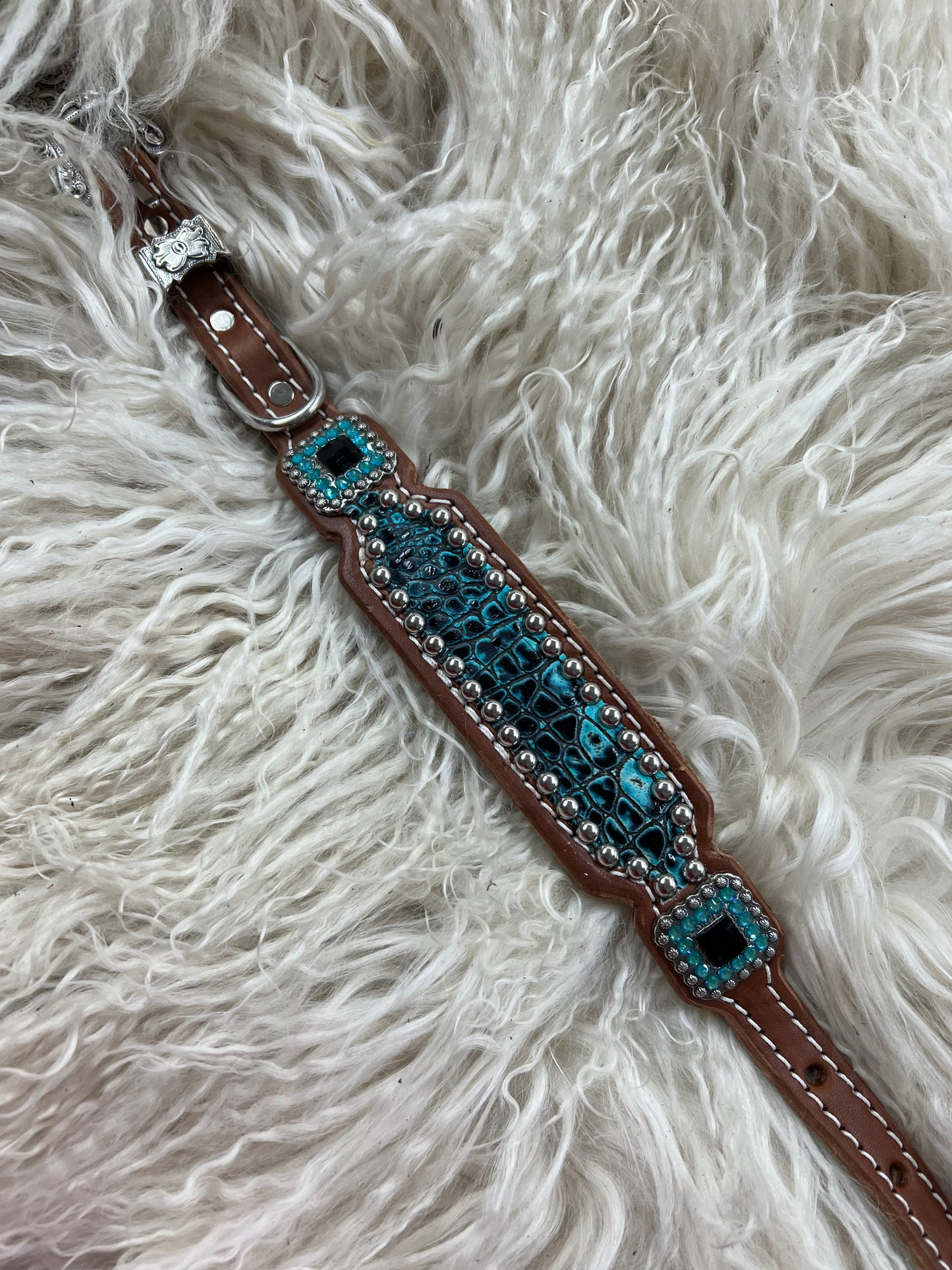 Sea turquoise gator on medium leather