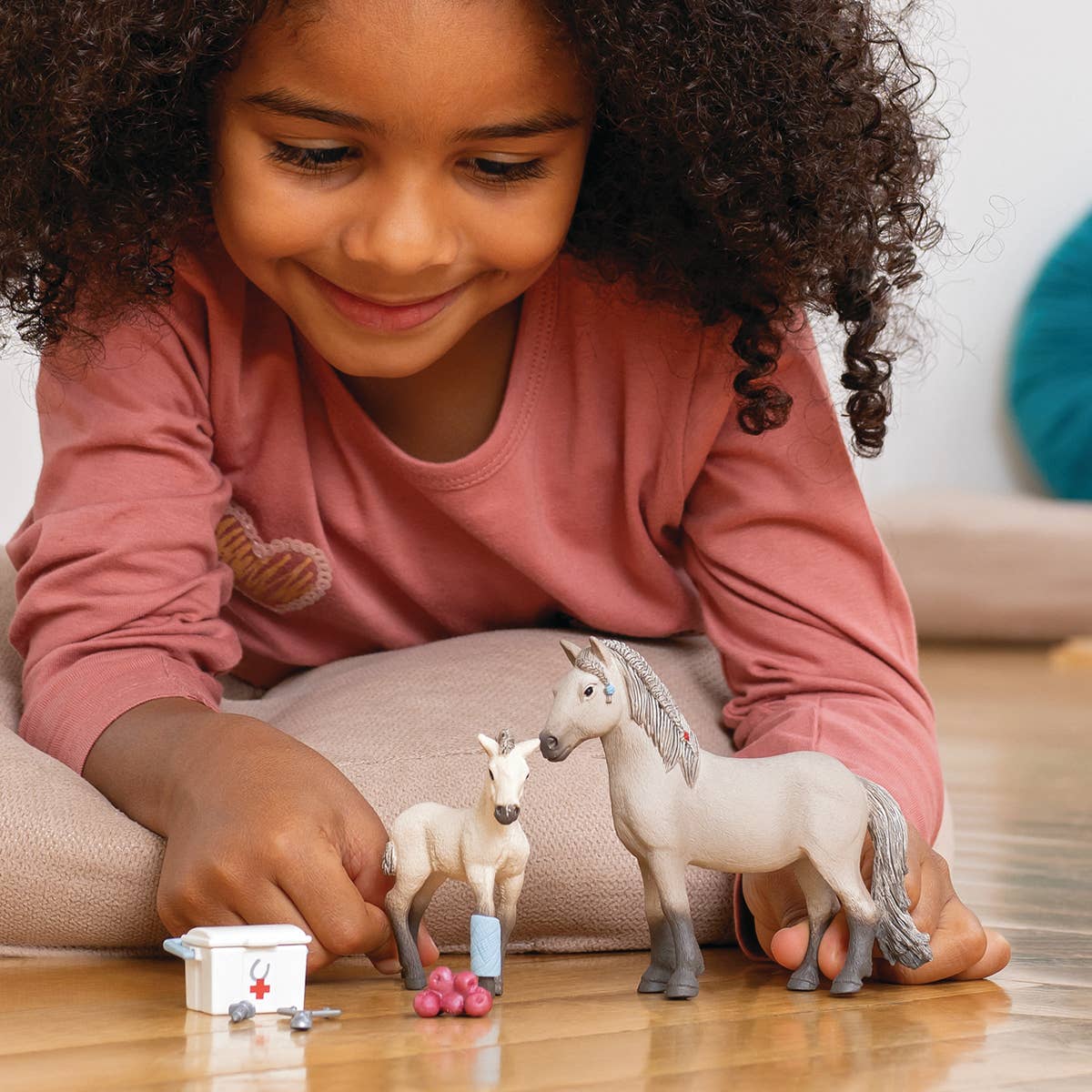 Horse Club Hannah’S First-Aid Kit  Horse Toy Playset