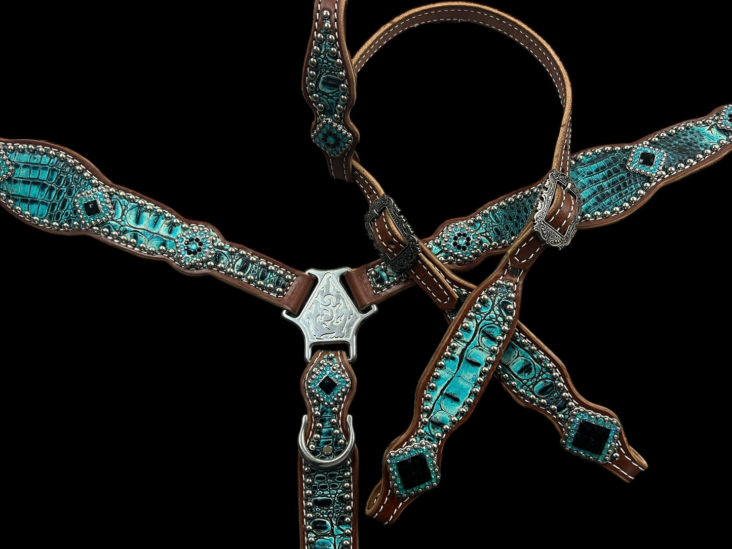Sea turquoise gator  on medium leather