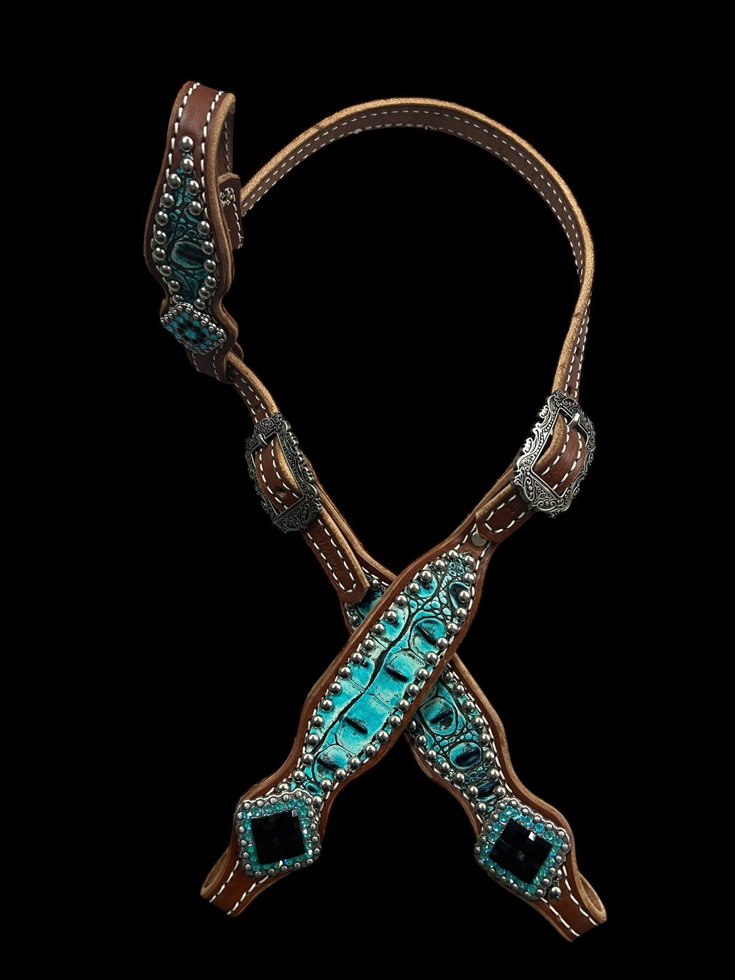 Sea turquoise gator  on medium leather